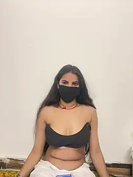 Pooja Love143 online show from April 3, 4:54 am