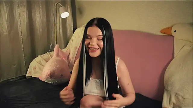 Snapshot of PinkSharky chatting on December 15, 4:22 pm PinkSharky online show from December 15, 4:22 pm