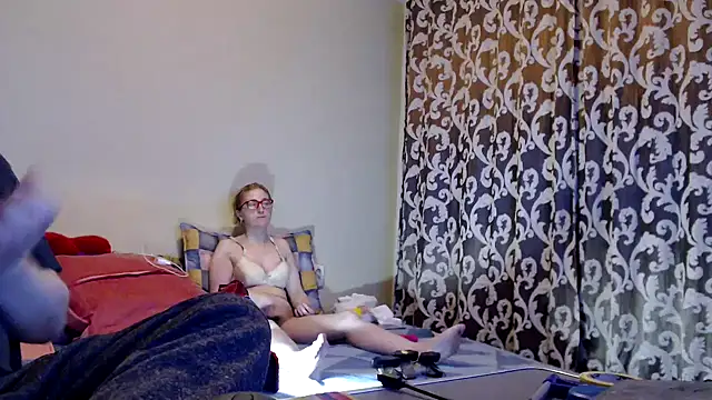 yunis32 online show from February 13, 6:27 pm