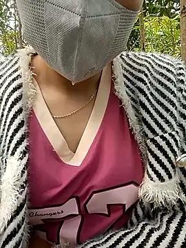 Snapshot of May-Ne chatting on December 21, 3:02 am May-Ne online show from December 21, 3:02 am