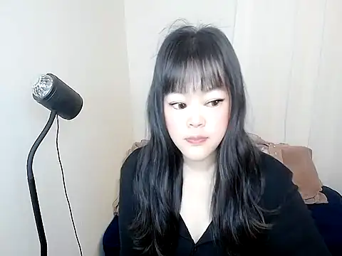 Snapshot of 605kkv chatting on February 24, 3:15 am 605kkv online show from February 24, 3:15 am