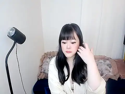 Snapshot of 605kkv chatting on February 25, 10:03 am 605kkv online show from February 25, 10:03 am