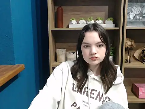 Snapshot of vwiann_juls chatting on December 19, 7:48 am vwiann juls online show from December 19, 7:48 am