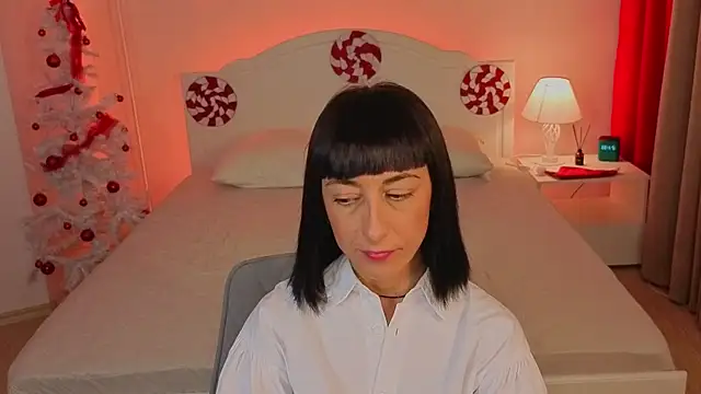 Snapshot of Ministerelia chatting on December 17, 2:34 pm Ministerelia online show from December 17, 2:34 pm