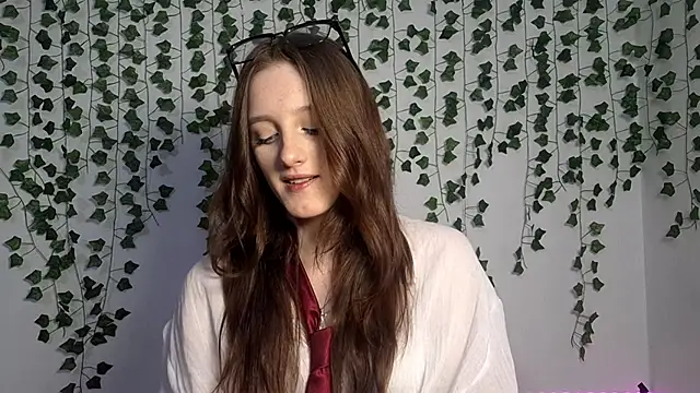 LisaBoddy online show from February 5, 1:05 pm