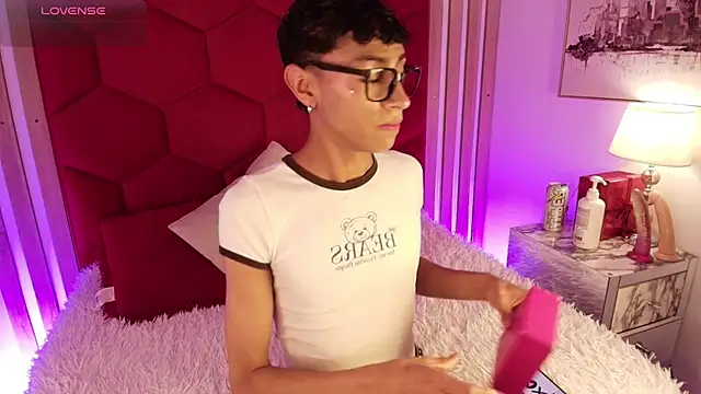 Owen JP online show from April 8, 3:06 am