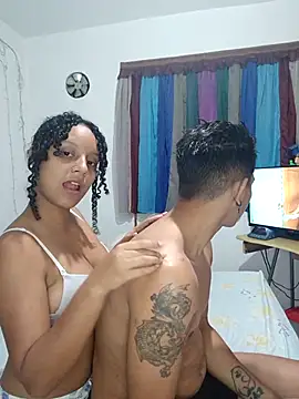 LolaAndBugs  online show from February 5, 1:32 am