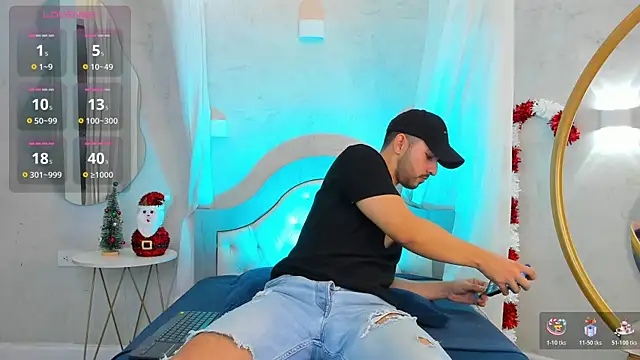 Snapshot of Noah_Prince10 chatting on December 18, 11:44 pm Noah Prince10 online show from December 18, 11:44 pm