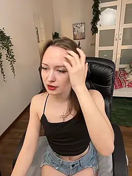 Snapshot of selin_diorr chatting on December 16, 5:23 am selin diorr online show from December 16, 5:23 am