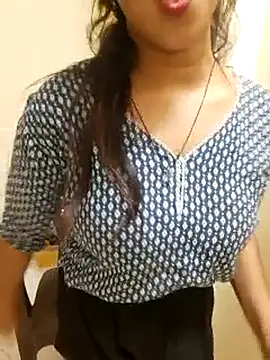 Geeta rani79 online show from April 21, 3:02 am