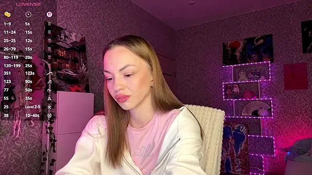 Snapshot of GenevaWhinery chatting on December 17, 12:22 pm GenevaWhinery online show from December 17, 12:22 pm