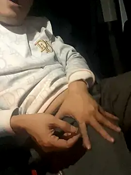 Snapshot of hungtinh24 chatting on December 19, 6:37 pm hungtinh24 online show from December 19, 6:37 pm