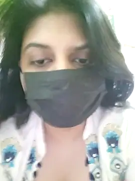 love bitessss online show from January 8, 8:38 am