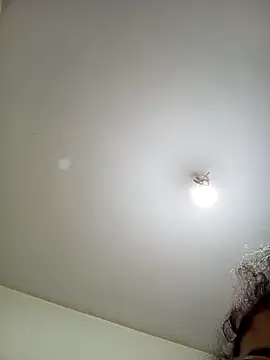 Snapshot of jawahir_sexy_squirt chatting on December 19, 3:19 pm jawahir sexy squirt online show from December 19, 3:19 pm