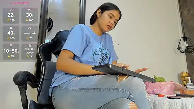 alina souvage  online show from March 1, 6:32 pm