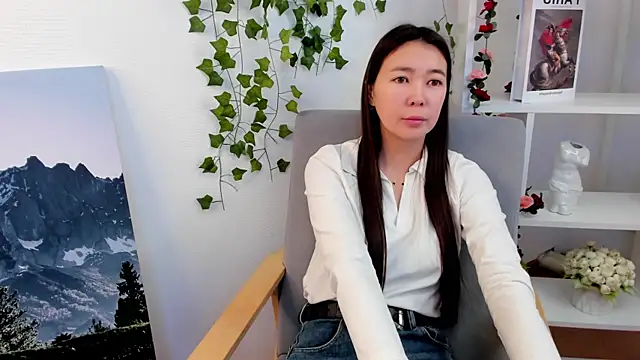 Snapshot of BettinaHuus chatting on December 17, 5:46 am BettinaHuus online show from December 17, 5:46 am