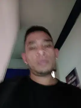 Snapshot of Gloryholeroom chatting on December 19, 7:43 pm Gloryholeroom online show from December 19, 7:43 pm