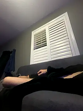 Snapshot of greeneyed81 chatting on December 17, 7:25 am greeneyed81 online show from December 17, 7:25 am