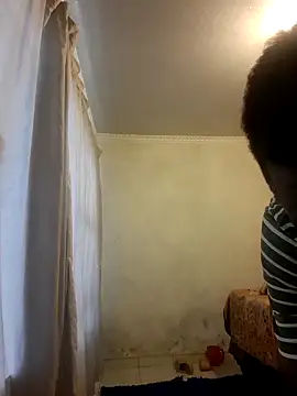 Snapshot of biggy_mash chatting on December 20, 7:04 am biggy mash online show from December 20, 7:04 am