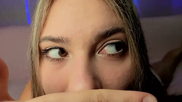 angel lin online show from March 22, 1:14 pm