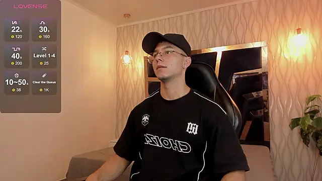 Noah Clarkk online show from February 25, 5:44 pm