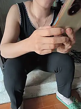 Sweet-Berryy online show from June 4, 12:05 am