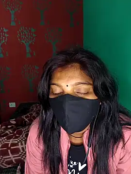 QWEEN7B online show from December 18, 4:57 pm