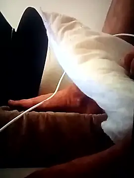 Snapshot of cazzigrossi23 chatting on December 18, 2:45 pm cazzigrossi23 online show from December 18, 2:45 pm