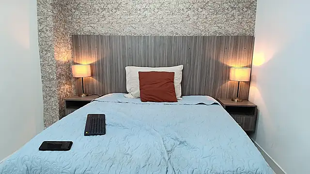 zoe bermudez online show from January 15, 11:37 am