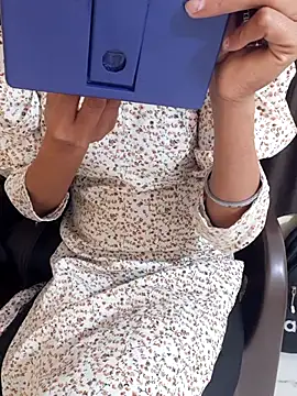 Snapshot of Anjali680 chatting on February 13, 3:57 am Anjali680 online show from February 13, 3:57 am