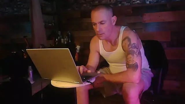 Snapshot of MISTERANDDEMI chatting on December 20, 12:45 pm MISTERANDDEMI online show from December 20, 12:45 pm