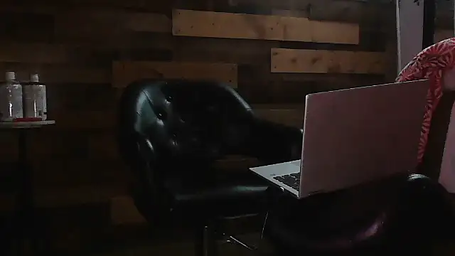 Snapshot of MISTERANDDEMI chatting on December 21, 11:50 am MISTERANDDEMI online show from December 21, 11:50 am