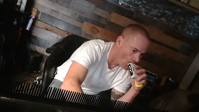 Snapshot of MISTERANDDEMI chatting on January 8, 6:10 pm MISTERANDDEMI online show from January 8, 6:10 pm