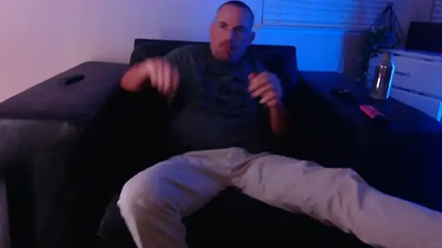 Snapshot of MISTERANDDEMI chatting on February 13, 6:53 am MISTERANDDEMI online show from February 13, 6:53 am