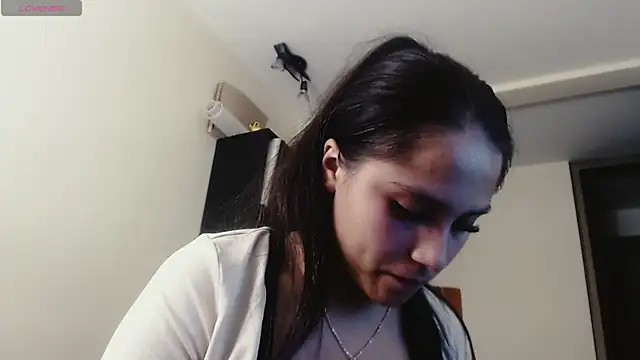 Agatha Dubois4  online show from April 21, 12:34 am