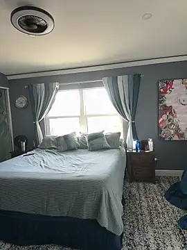 Snapshot of lvnlarge chatting on December 19, 1:29 pm lvnlarge online show from December 19, 1:29 pm