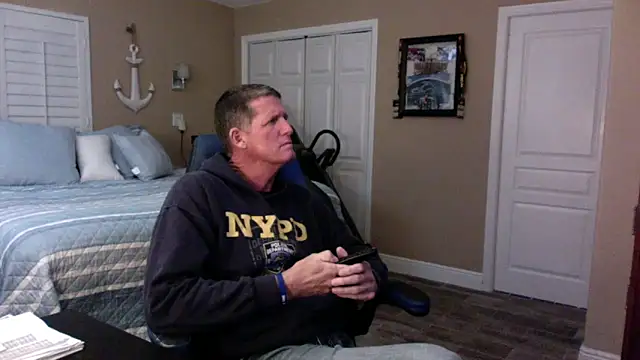 lvnlarge online show from February 1, 9:46 pm