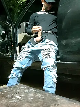 Snapshot of PIGHIGHDIRTY_p0 chatting on February 14, 6:10 am PIGHIGHDIRTY p0 online show from February 14, 6:10 am