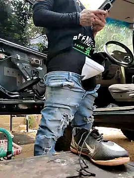 Snapshot of PIGHIGHDIRTY_p0 chatting on February 16, 6:15 pm PIGHIGHDIRTY p0 online show from February 16, 6:15 pm