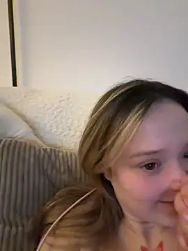 LilyLuck  online show from February 17, 10:16 pm