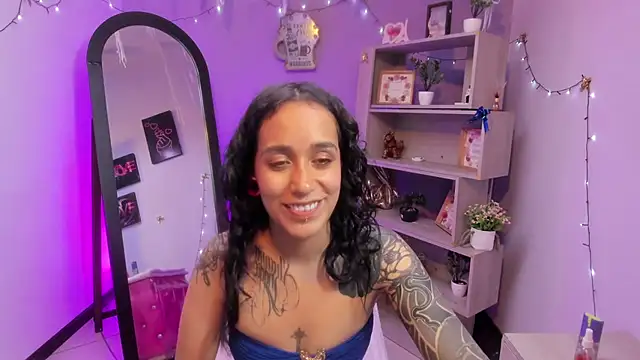 StaceyLeee online show from March 4, 7:20 pm