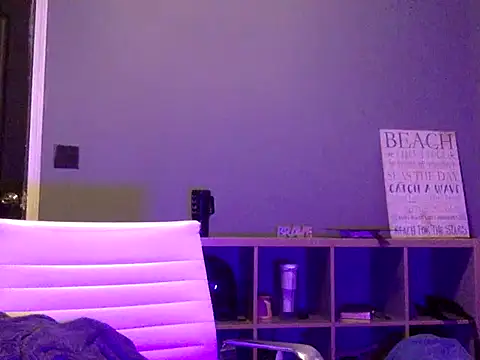 Cantgetenough0069 online show from December 22, 1:19 pm