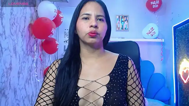 nicol ross19 online show from February 26, 11:48 pm