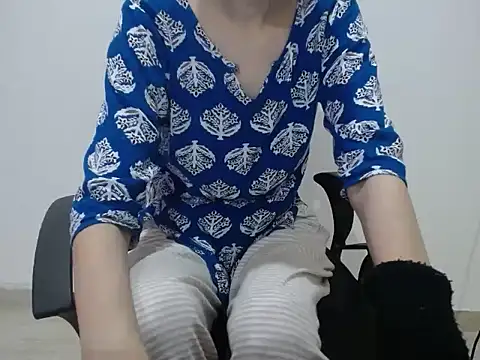 Farhana beautyfull online show from April 3, 3:48 am