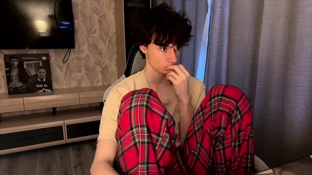 Snapshot of Eddy_Blare chatting on December 22, 7:49 am Eddy Blare online show from December 22, 7:49 am