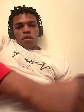 Snapshot of davebigjunk12 chatting on December 19, 6:31 am davebigjunk12 online show from December 19, 6:31 am