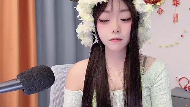 smalldaisy online show from March 7, 2:19 am