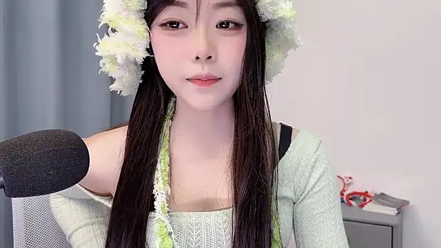 smalldaisy online show from March 22, 2:26 am