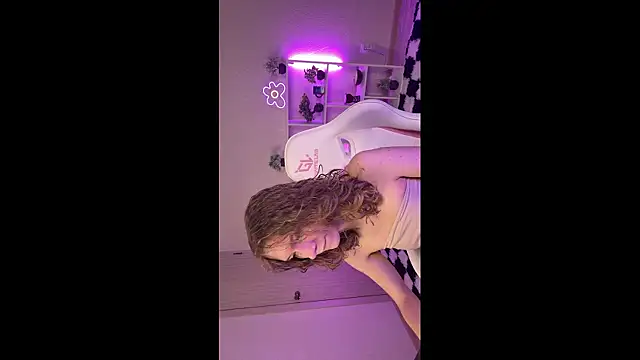 KellySunn online show from February 1, 9:30 am