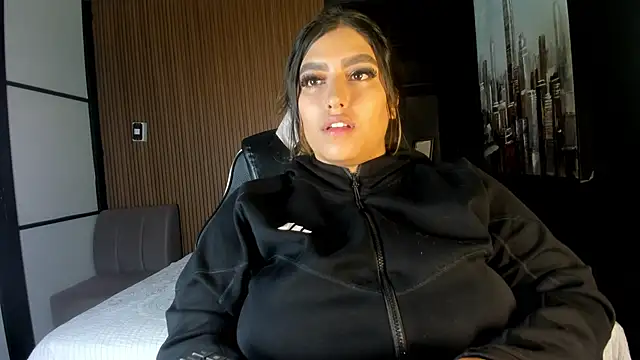 AmbarBrownn  online show from April 13, 1:00 am